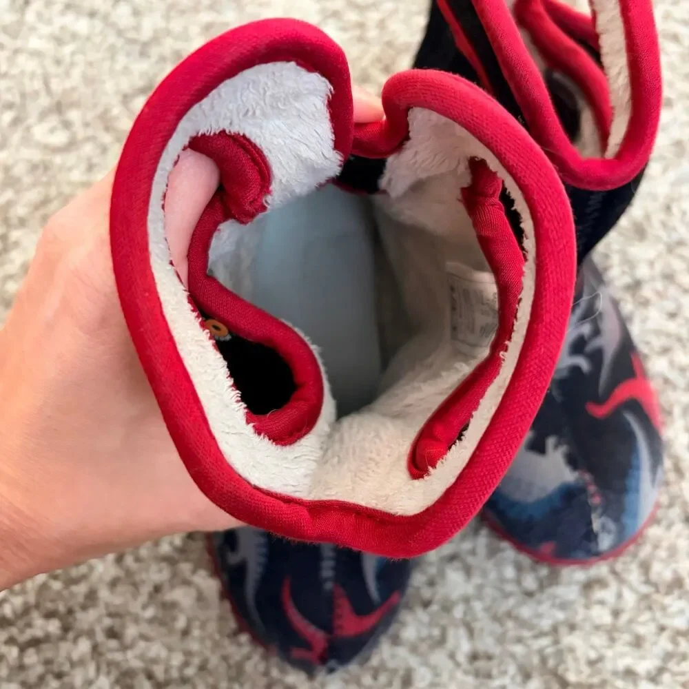 Size 10 / Boys BOGS Boots